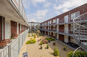 B.G.J. Berntzenstraat 41 